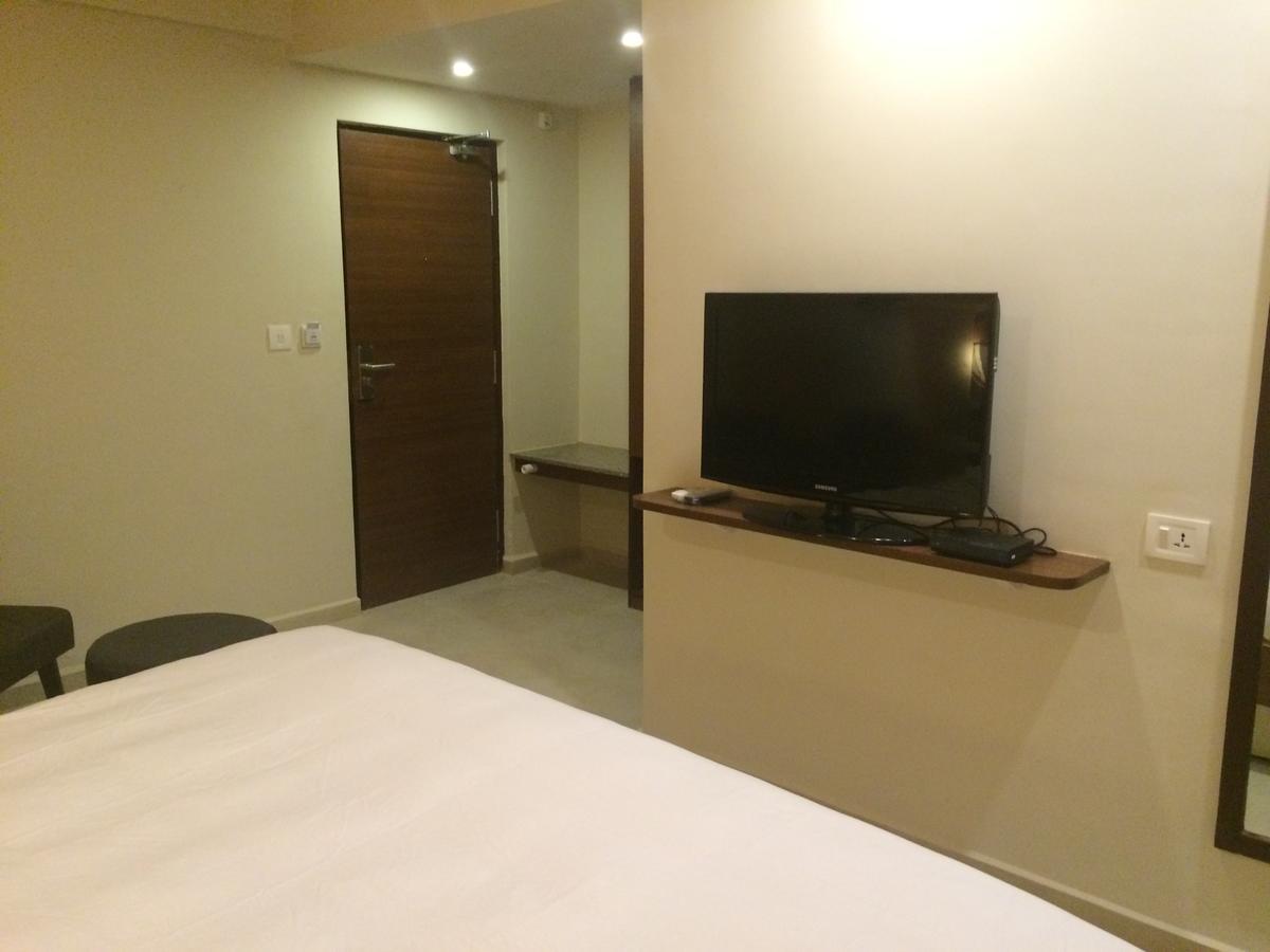 Best Western Alkapuri, Vadodara Exterior foto